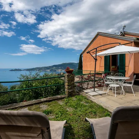 231b- Casa Sant'ambrogio Vista Mare, 2 Chilometri Dal Centro Di E Dal Mare *