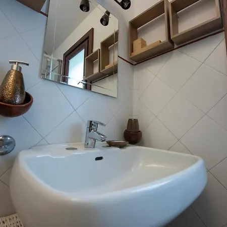 231b- Casa Sant'ambrogio Vista Mare, 2 Chilometri Dal Centro Di E Dal Mare Appartement *