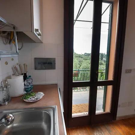 231b- Casa Sant'ambrogio Vista Mare, 2 Chilometri Dal Centro Di E Dal Mare Appartement *